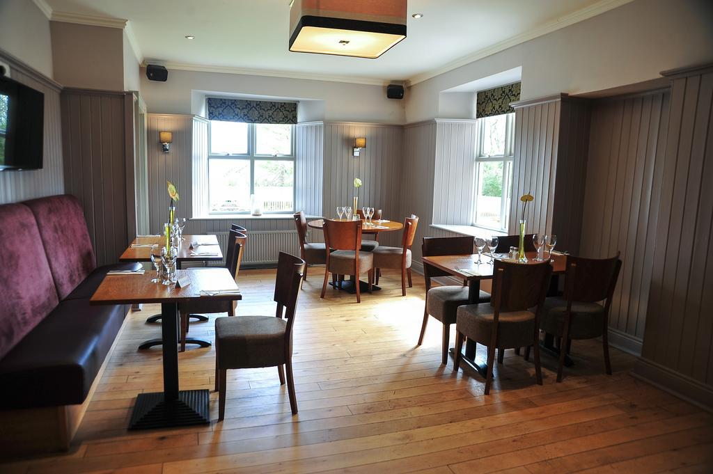 فندق The Warwick Arms Chew Magna المظهر الخارجي الصورة