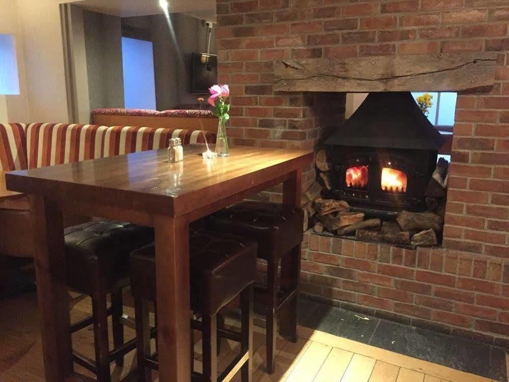 فندق The Warwick Arms Chew Magna المظهر الخارجي الصورة